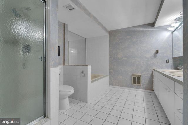 300 OCEAN AVE N #1C, Long Branch, NJ 07740