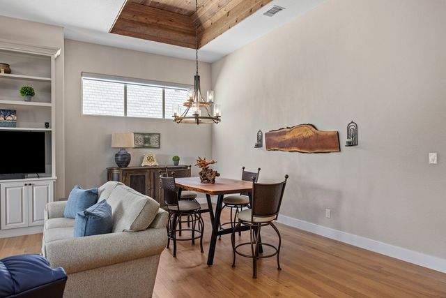 3116 E Pinnacle Club Dr, Kerrville, TX 78028