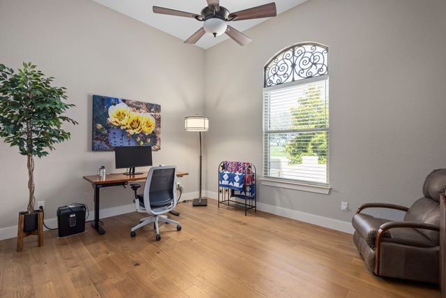 3116 E Pinnacle Club Dr, Kerrville, TX 78028