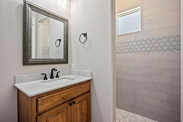 3116 E Pinnacle Club Dr, Kerrville, TX 78028