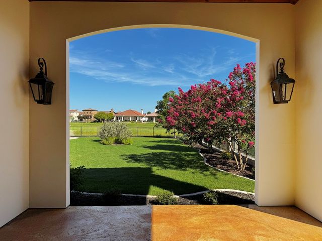 3116 E Pinnacle Club Dr, Kerrville, TX 78028