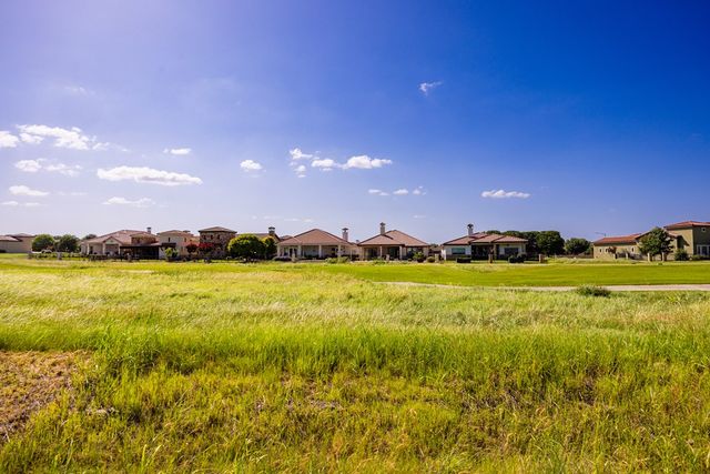 3116 E Pinnacle Club Dr, Kerrville, TX 78028