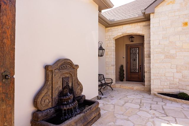 3116 E Pinnacle Club Dr, Kerrville, TX 78028