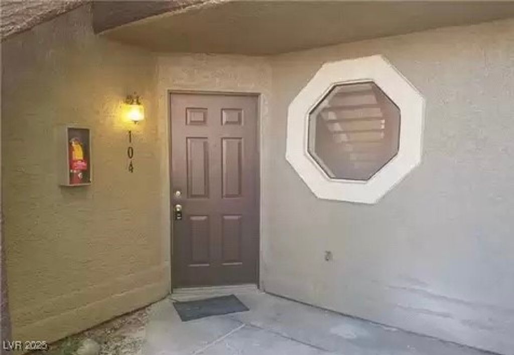 5054 South Rainbow Boulevard 104, Las Vegas, NV 89118