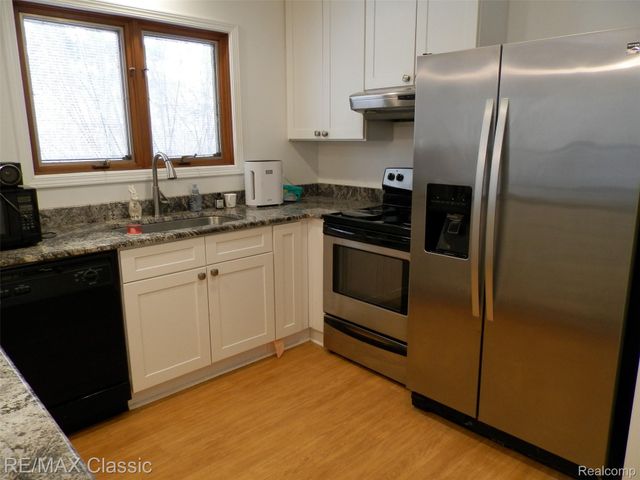 41345 Singh Boulevard, Novi, MI 48375