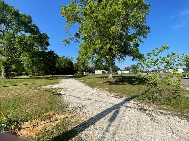 7670 Bellingrath Road, Theodore, AL 36582