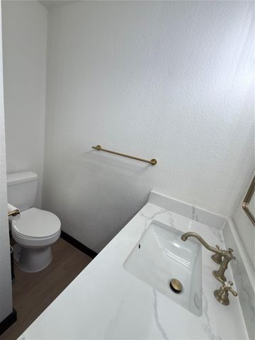 16800 Sugar Pine Drive F43, Houston, TX 77090