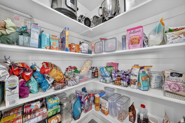 2361 E OX YOKE DR, Eagle Mountain, UT 84005