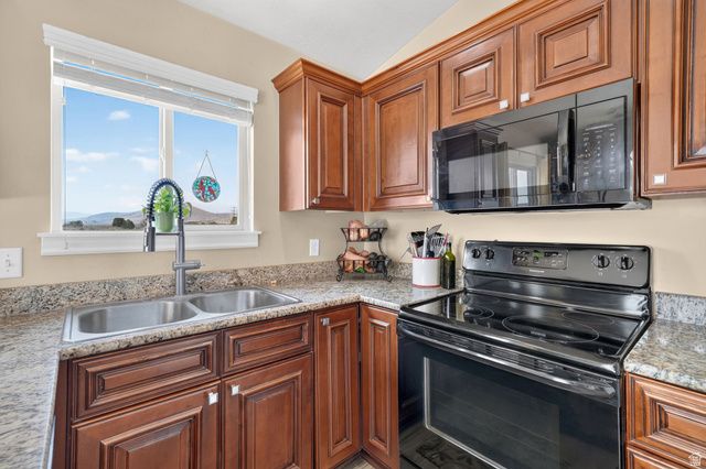 2361 E OX YOKE DR, Eagle Mountain, UT 84005