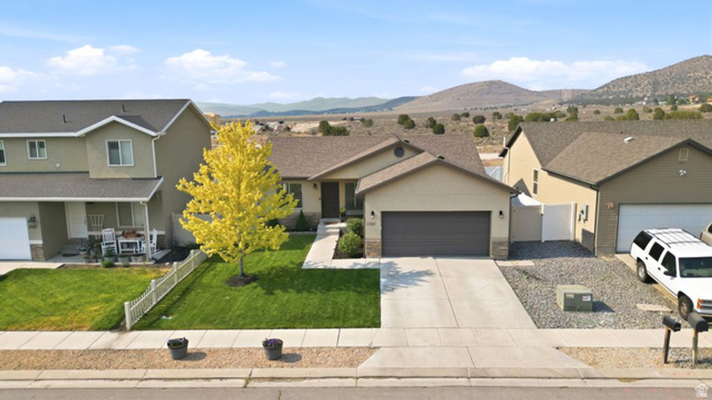 2361 E OX YOKE DR, Eagle Mountain, UT 84005