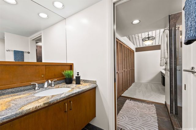 156 Forest Ridge Way, Honolulu, HI 96822