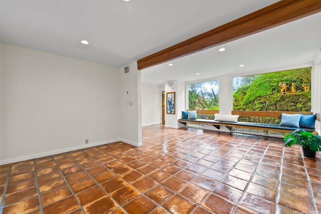 156 Forest Ridge Way, Honolulu, HI 96822