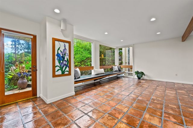 156 Forest Ridge Way, Honolulu, HI 96822