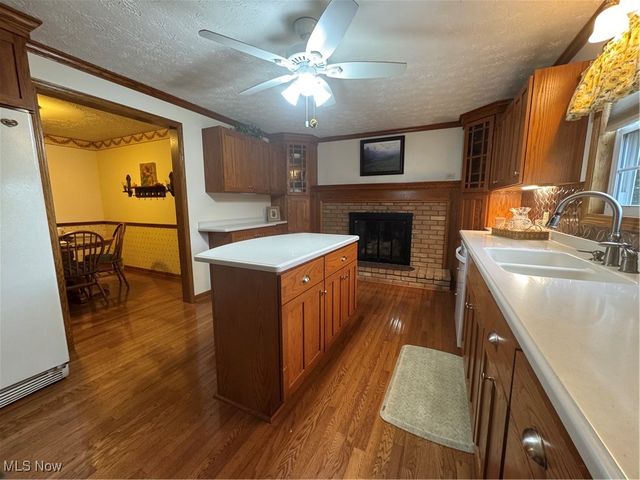 1037 Canyon Street NE, Uniontown, OH 44685