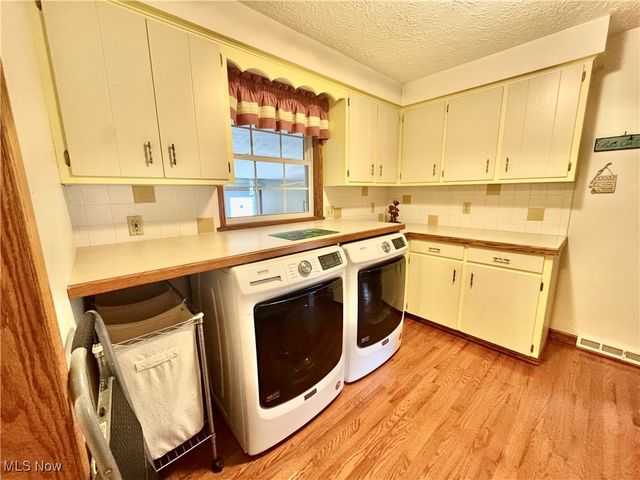 1037 Canyon Street NE, Uniontown, OH 44685