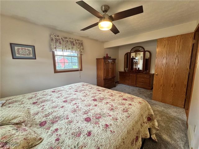 1037 Canyon Street NE, Uniontown, OH 44685