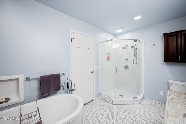 4525 Granville Court, Toledo, OH 43615