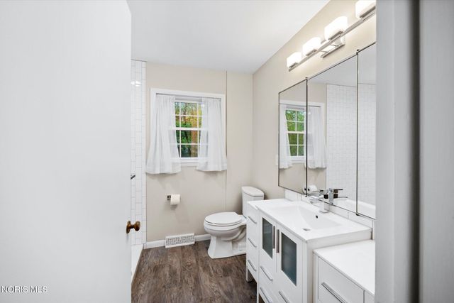 4525 Granville Court, Toledo, OH 43615