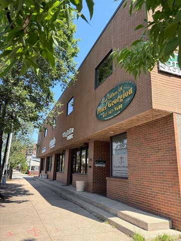 2285 Massachusetts Ave 101, Cambridge, MA 02140