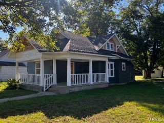 300 Main Street, Gideon, MO 63848