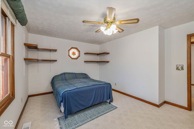 320 Park Forest Drive E, Whiteland, IN 46184