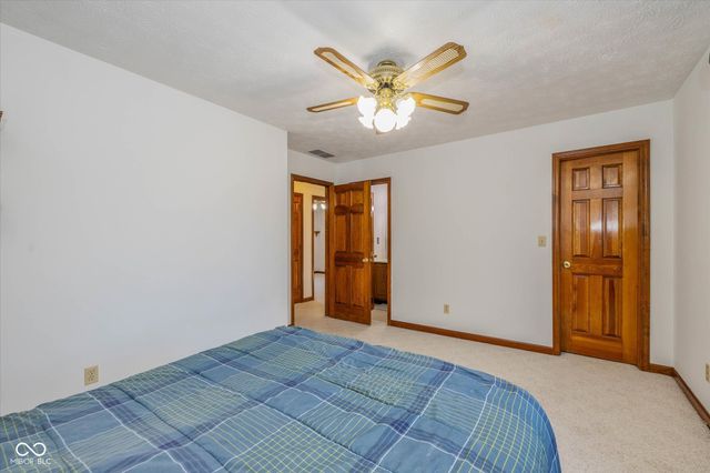 320 Park Forest Drive E, Whiteland, IN 46184