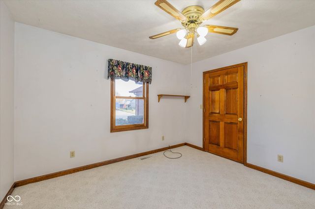 320 Park Forest Drive E, Whiteland, IN 46184