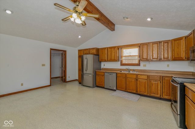 320 Park Forest Drive E, Whiteland, IN 46184