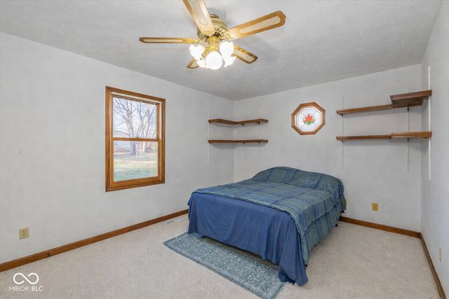 320 Park Forest Drive E, Whiteland, IN 46184