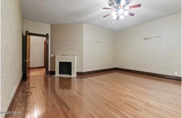 1529 S Grand Avenue, Carthage, MO 64836