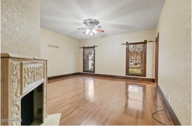 1529 S Grand Avenue, Carthage, MO 64836