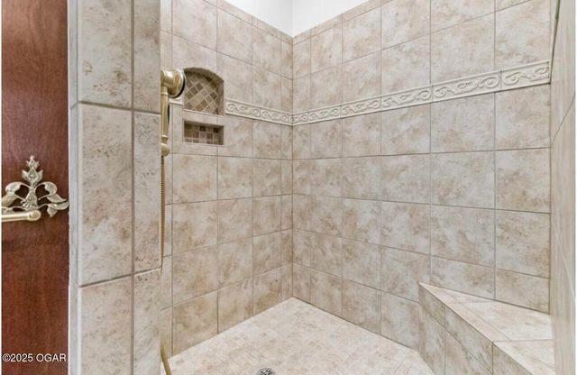 1529 S Grand Avenue, Carthage, MO 64836