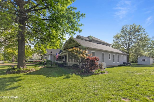 1529 S Grand Avenue, Carthage, MO 64836
