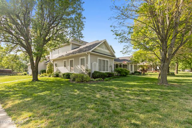 1529 S Grand Avenue, Carthage, MO 64836