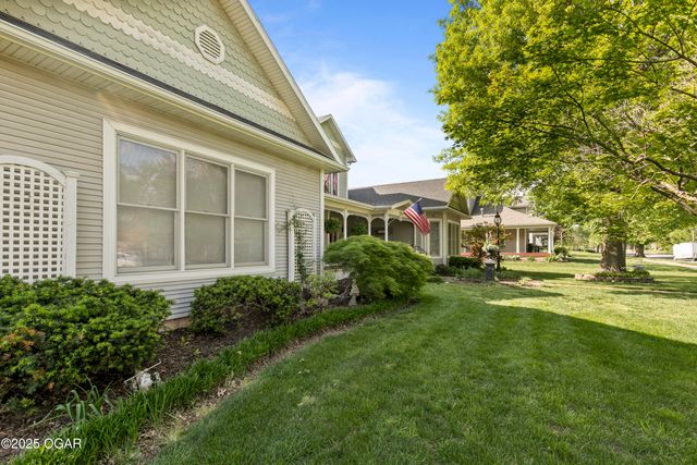 1529 S Grand Avenue, Carthage, MO 64836