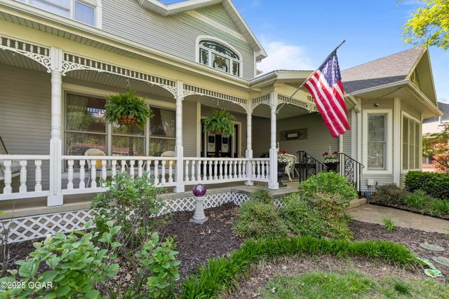 1529 S Grand Avenue, Carthage, MO 64836