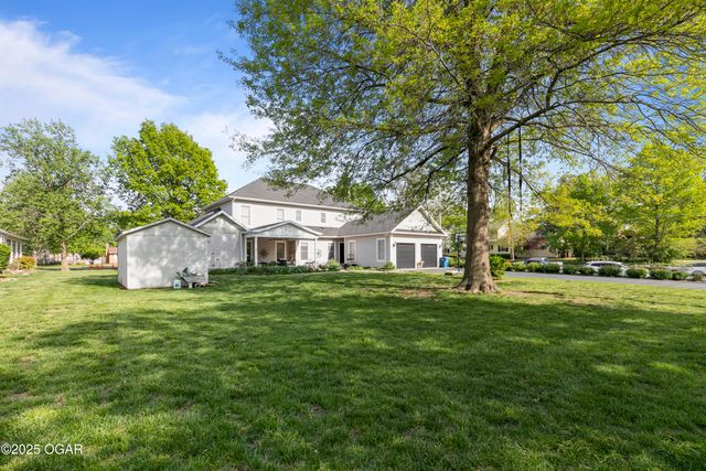 1529 S Grand Avenue, Carthage, MO 64836