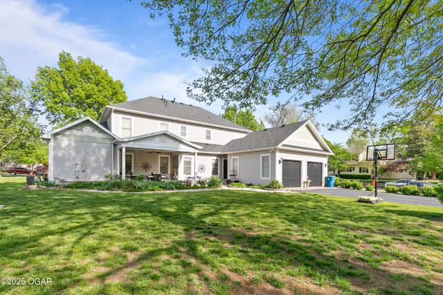 1529 S Grand Avenue, Carthage, MO 64836