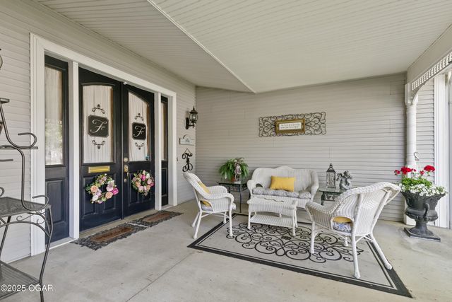 1529 S Grand Avenue, Carthage, MO 64836