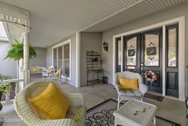 1529 S Grand Avenue, Carthage, MO 64836