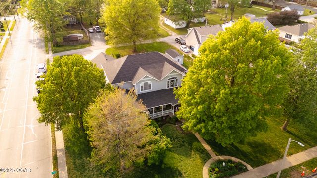 1529 S Grand Avenue, Carthage, MO 64836