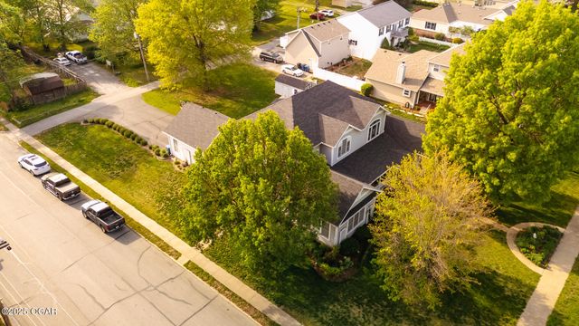 1529 S Grand Avenue, Carthage, MO 64836