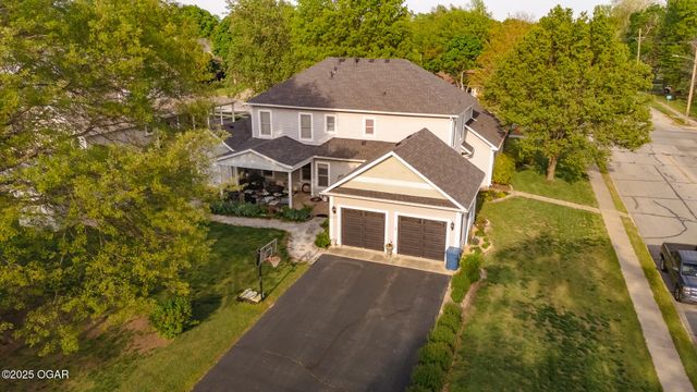 1529 S Grand Avenue, Carthage, MO 64836