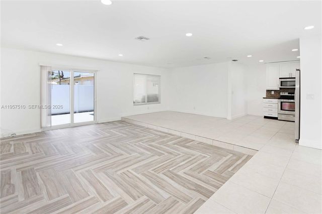 1110 S 14th Ave, Hollywood, FL 33020