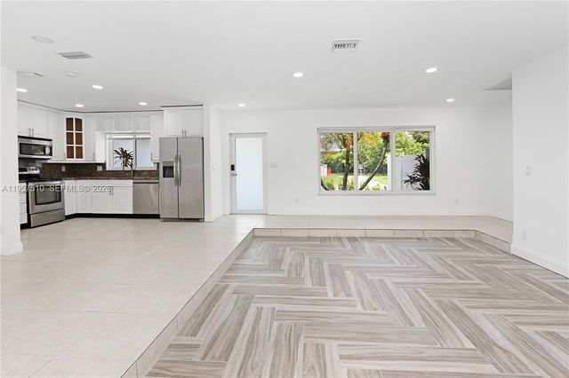 1110 S 14th Ave, Hollywood, FL 33020