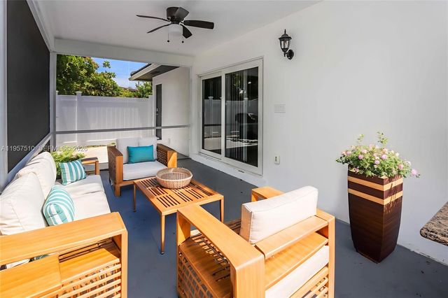 1110 S 14th Ave, Hollywood, FL 33020