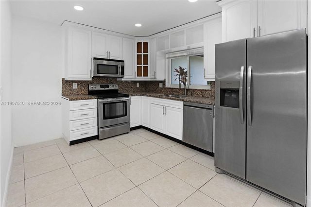 1110 S 14th Ave, Hollywood, FL 33020