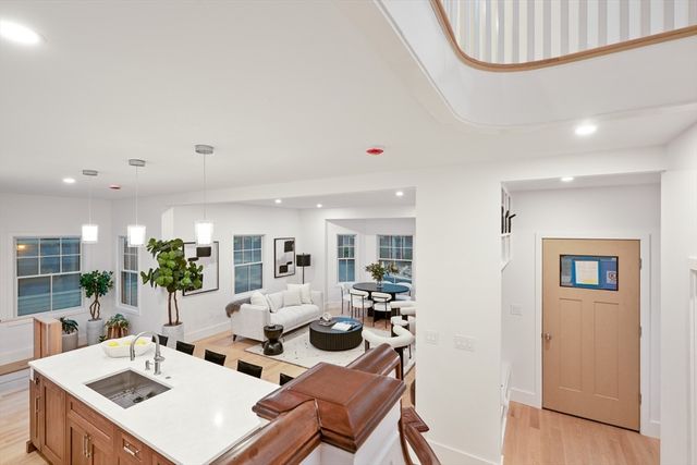 65 Francis A, Brookline, MA 02446