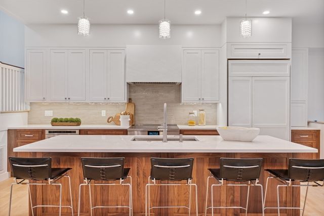 65 Francis A, Brookline, MA 02446