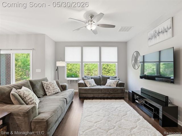 24827 Ivy, Novi, MI 48375